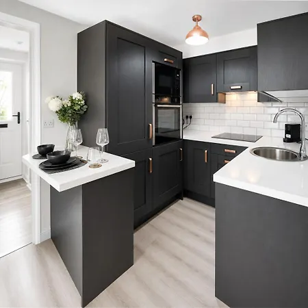 Modern Near Bolton Square Апартаменты